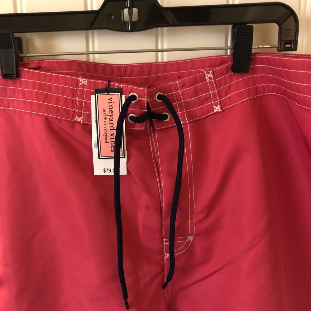 Vineyard Vines NWT men’s swim trunks size 38